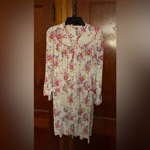 Floral Long Sleeve Robe - nwot size large